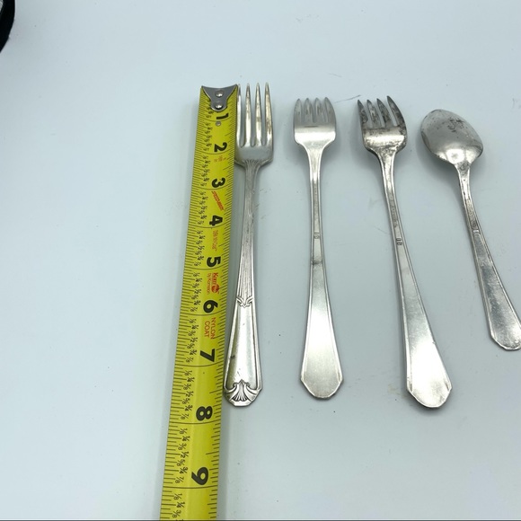 WM Rogers Mfg Co IS  1933 Fidelis Pattern 3 Grille Forks 1 Teaspoon Silverplate - Picture 5 of 7